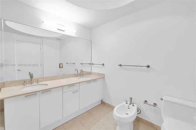 3131 NE 188th St 2-1005, Aventura, FL 33180