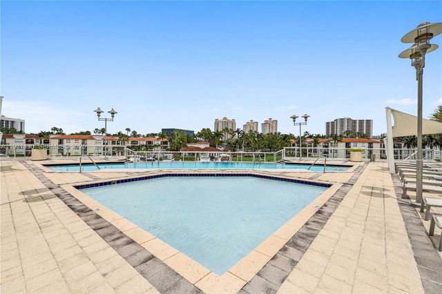 3131 NE 188th St 2-1005, Aventura, FL 33180