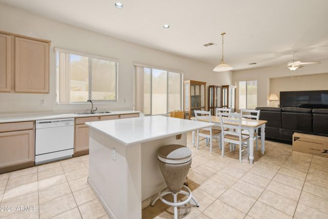 2935 E LEXINGTON Avenue, Gilbert, AZ 85234