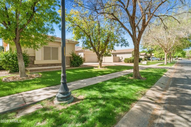 2935 E LEXINGTON Avenue, Gilbert, AZ 85234