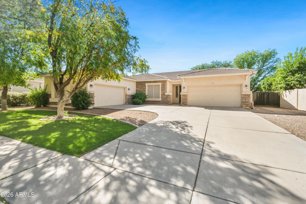 2935 E LEXINGTON Avenue, Gilbert, AZ 85234