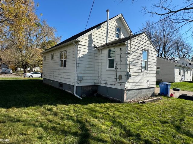 22595 Curie Avenue, Warren, MI 48091