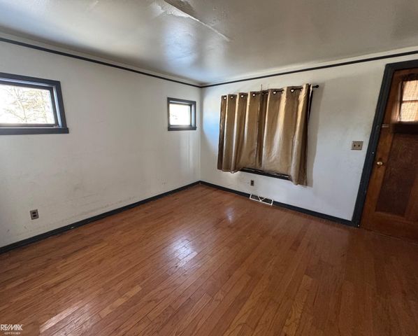 22595 Curie Avenue, Warren, MI 48091