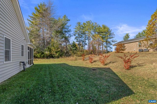 82 CRAPE MYRTLE DR, Palmyra, VA 22963