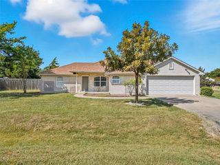 3111 Clover Lane, Waxahachie, TX 75165