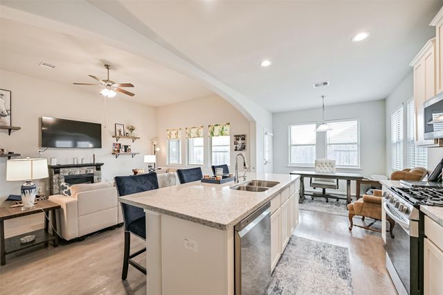 13710 Alaskan Brown Bear Trail, Crosby, TX 77532