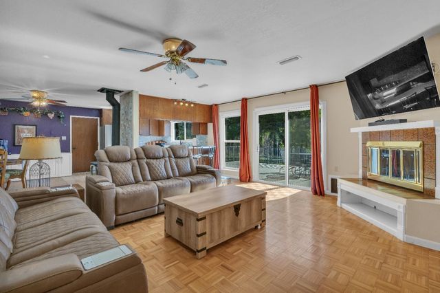 7056 Madrone Ln, Browns Valley, CA 95918