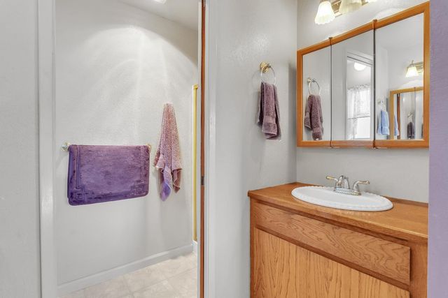 7056 Madrone Ln, Browns Valley, CA 95918