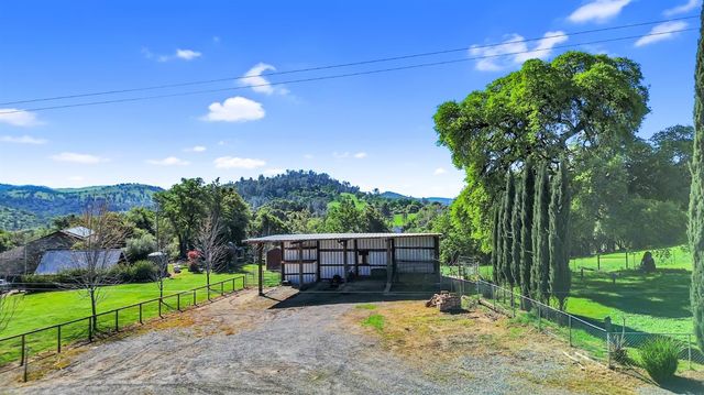 7056 Madrone Ln, Browns Valley, CA 95918