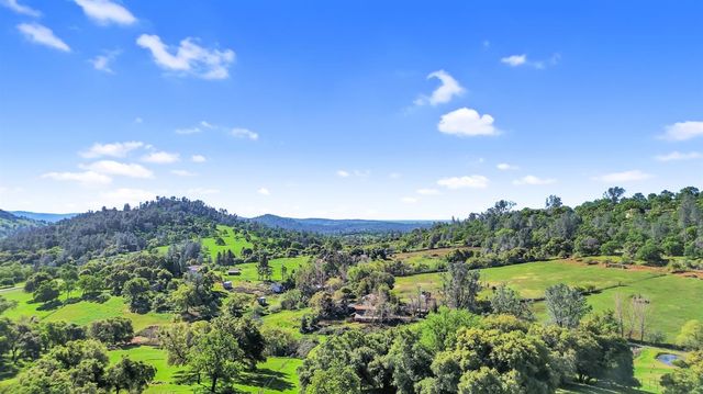 7056 Madrone Ln, Browns Valley, CA 95918