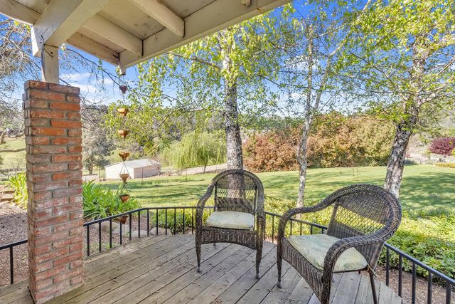 7056 Madrone Ln, Browns Valley, CA 95918