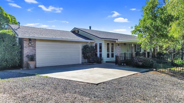 7056 Madrone Ln, Browns Valley, CA 95918