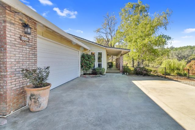 7056 Madrone Ln, Browns Valley, CA 95918