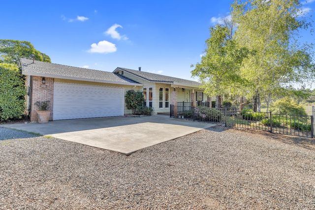 7056 Madrone Ln, Browns Valley, CA 95918