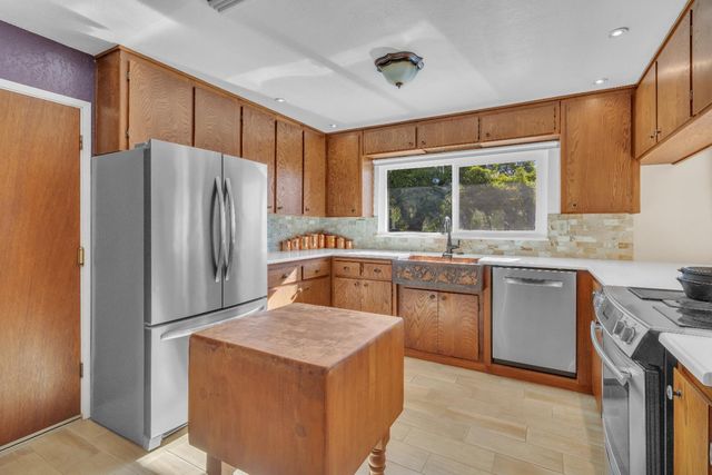 7056 Madrone Ln, Browns Valley, CA 95918