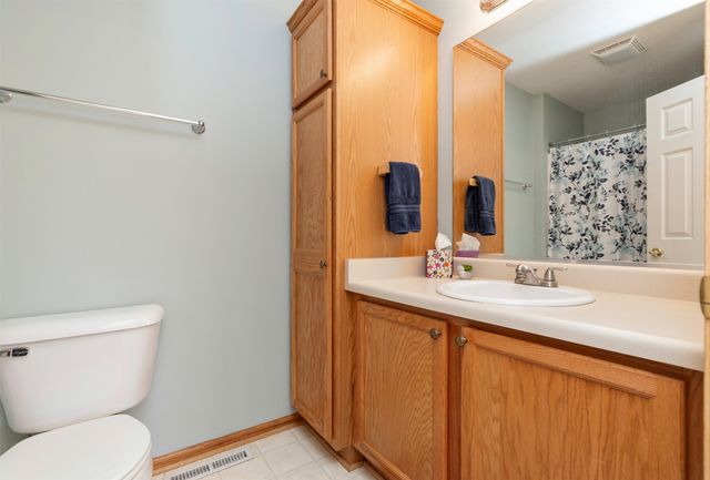 500 N Valley Drive 403, Des Moines, IA 50312