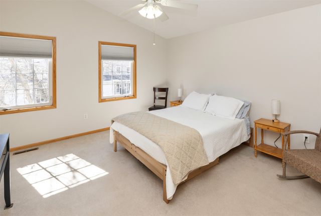 500 N Valley Drive 403, Des Moines, IA 50312