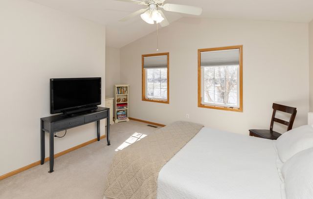 500 N Valley Drive 403, Des Moines, IA 50312