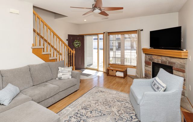 500 N Valley Drive 403, Des Moines, IA 50312