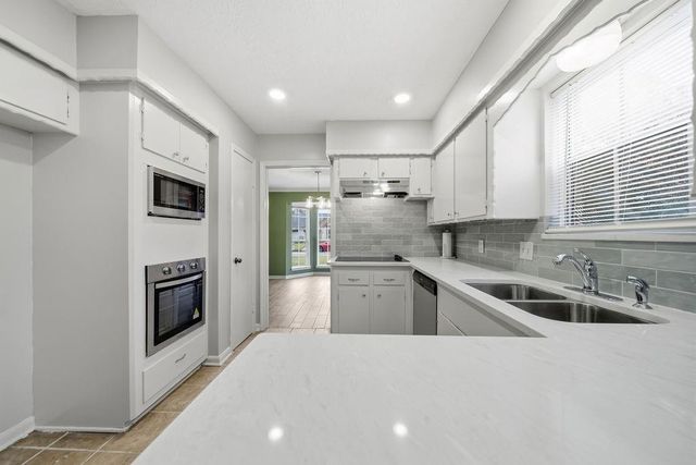 3226 Springhill Drive, Missouri City, TX 77459