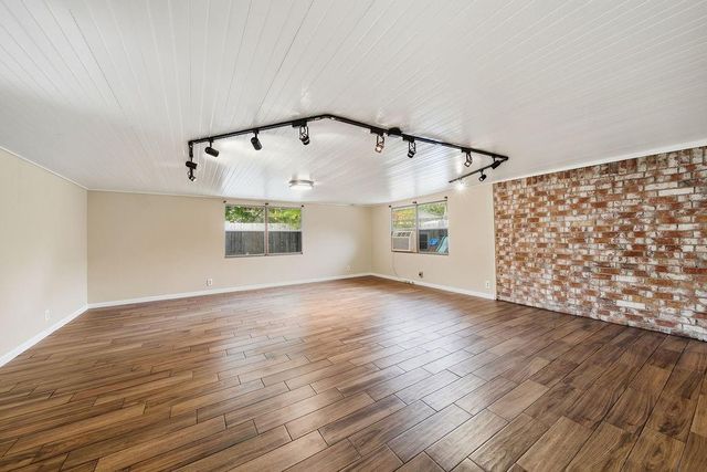 3226 Springhill Drive, Missouri City, TX 77459