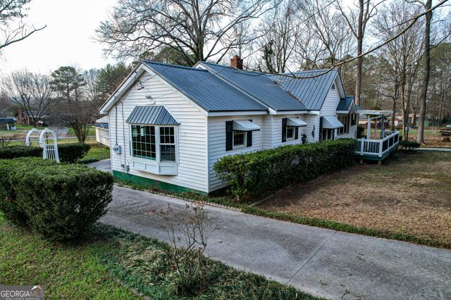 231 Mountain View Road, Trion, GA 30753