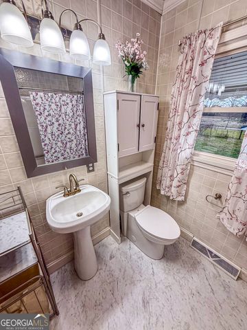 231 Mountain View Road, Trion, GA 30753