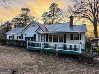 231 Mountain View Road, Trion, GA 30753