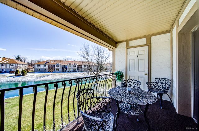 18523 Pine Lake Drive 4, Tinley Park, IL 60477