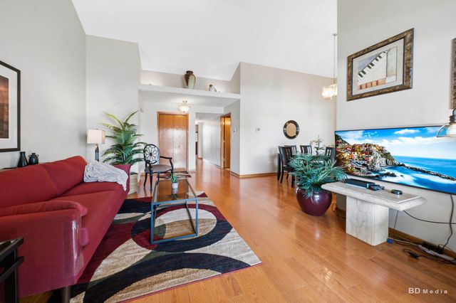 18523 Pine Lake Drive 4, Tinley Park, IL 60477