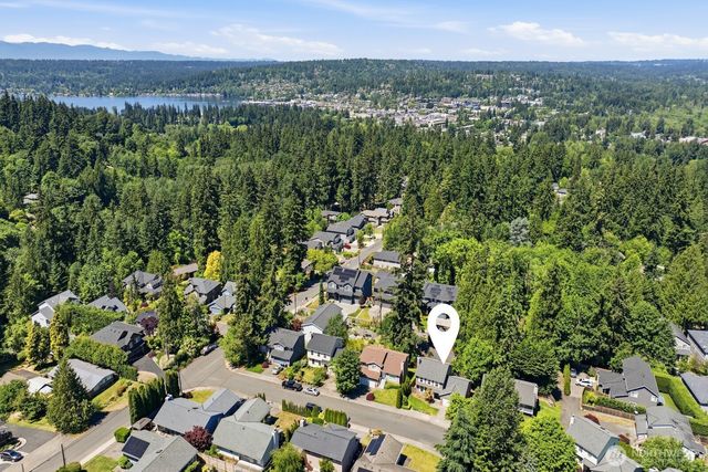 8128 NE 161st Place, Kenmore, WA 98028