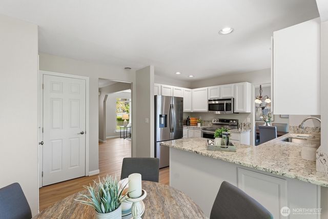 8128 NE 161st Place, Kenmore, WA 98028