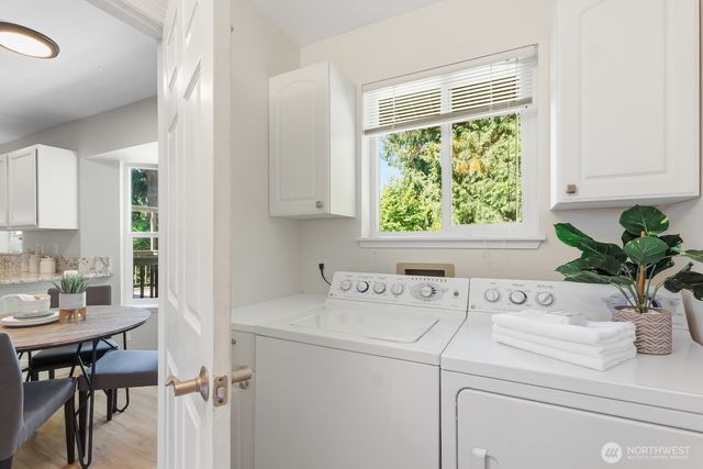 8128 NE 161st Place, Kenmore, WA 98028