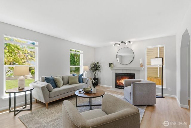 8128 NE 161st Place, Kenmore, WA 98028