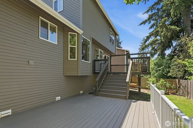 8128 NE 161st Place, Kenmore, WA 98028