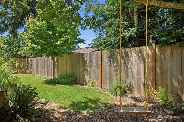 8128 NE 161st Place, Kenmore, WA 98028