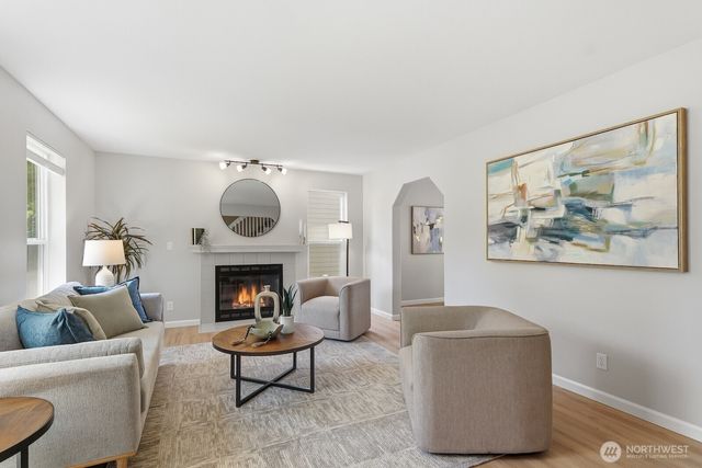 8128 NE 161st Place, Kenmore, WA 98028
