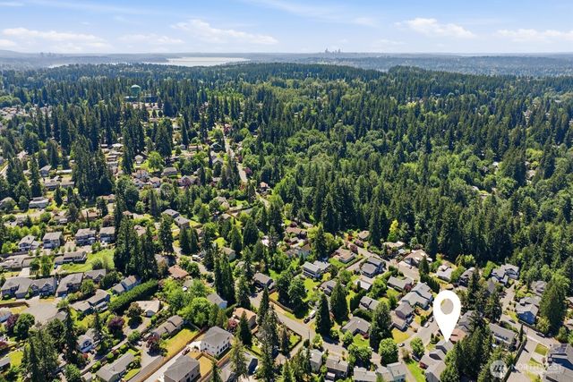 8128 NE 161st Place, Kenmore, WA 98028