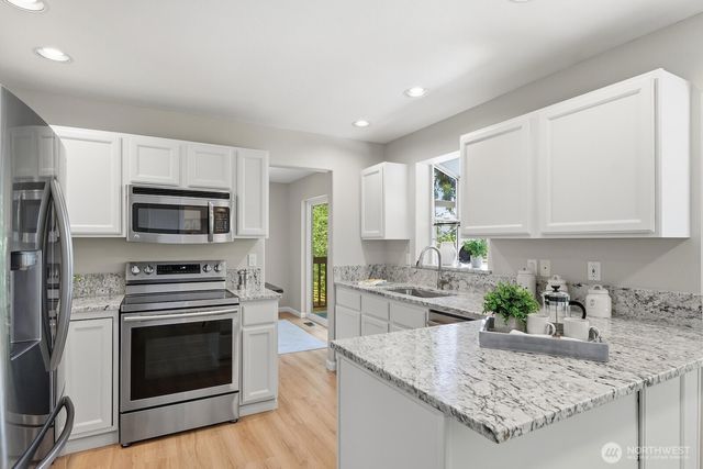 8128 NE 161st Place, Kenmore, WA 98028