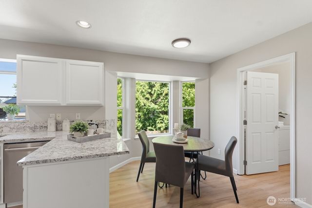 8128 NE 161st Place, Kenmore, WA 98028