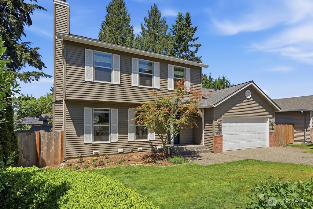 8128 NE 161st Place, Kenmore, WA 98028