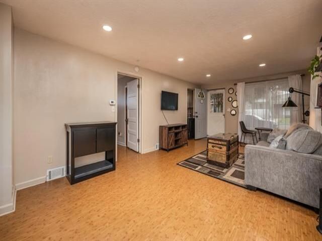 1813 W MISSION Ave, Spokane, WA 99201