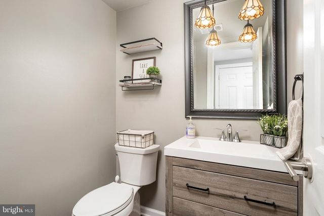 82 TYNEMOUTH CT, Robbinsville, NJ 08691