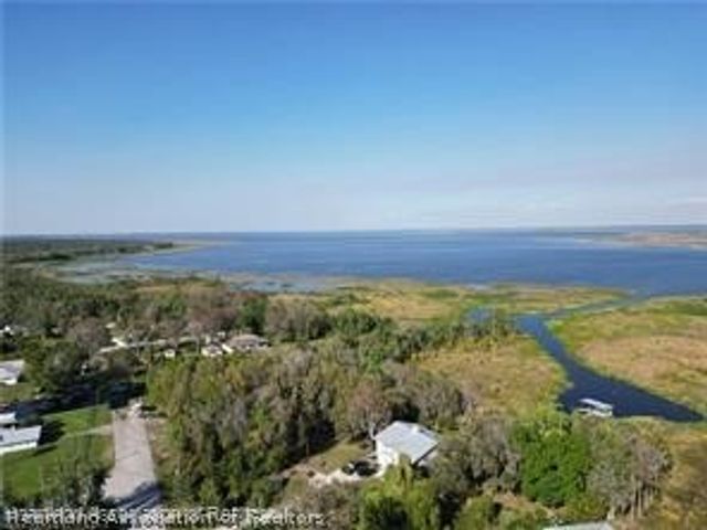 613 Lakesedge Drive, Lake Placid, FL 33852