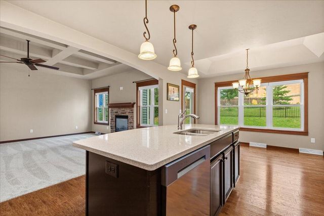 453 Western COURT, West Bend, WI 53095