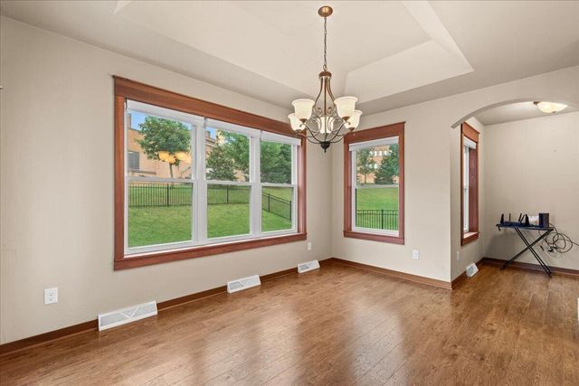 453 Western COURT, West Bend, WI 53095