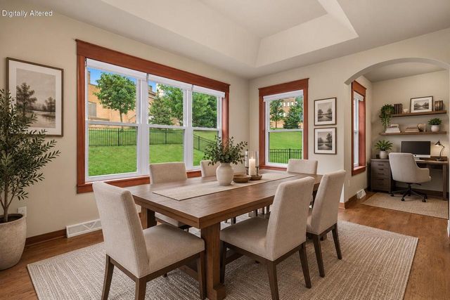 453 Western COURT, West Bend, WI 53095