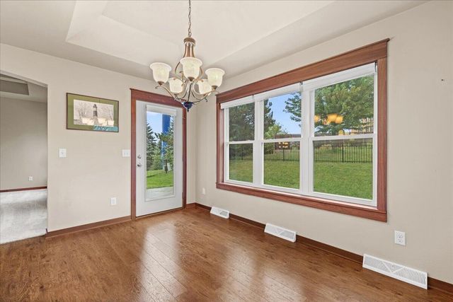 453 Western COURT, West Bend, WI 53095