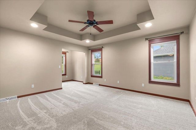 453 Western COURT, West Bend, WI 53095