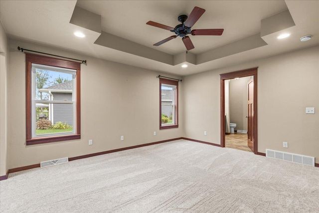 453 Western COURT, West Bend, WI 53095
